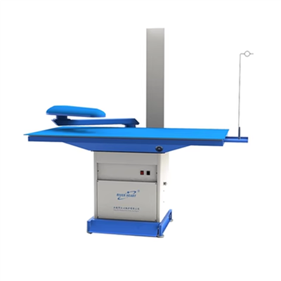 Μηχάνημα σιδερώματος ατμού κενού